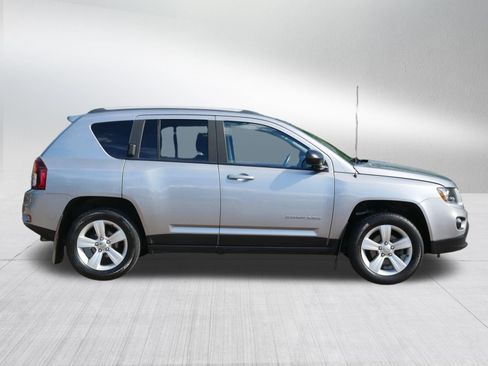 Used 2016 Jeep Compass Sport w/ Power Value Group AWD/4WD image 8