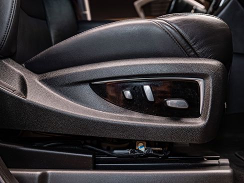 Used 2020 Cadillac Escalade 2WD image 26