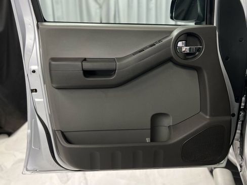 Used 2014 Nissan Xterra S image 32