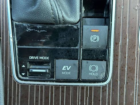 Used 2023 Toyota Sienna LE FWD image 28