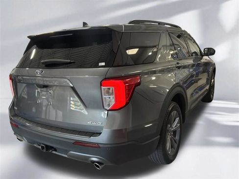 Used 2023 Ford Explorer XLT w/ Equipment Group 202A AWD/4WD image 8