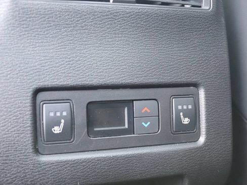 Used 2025 Mitsubishi Outlander 4WD Plug-In Hybrid image 15