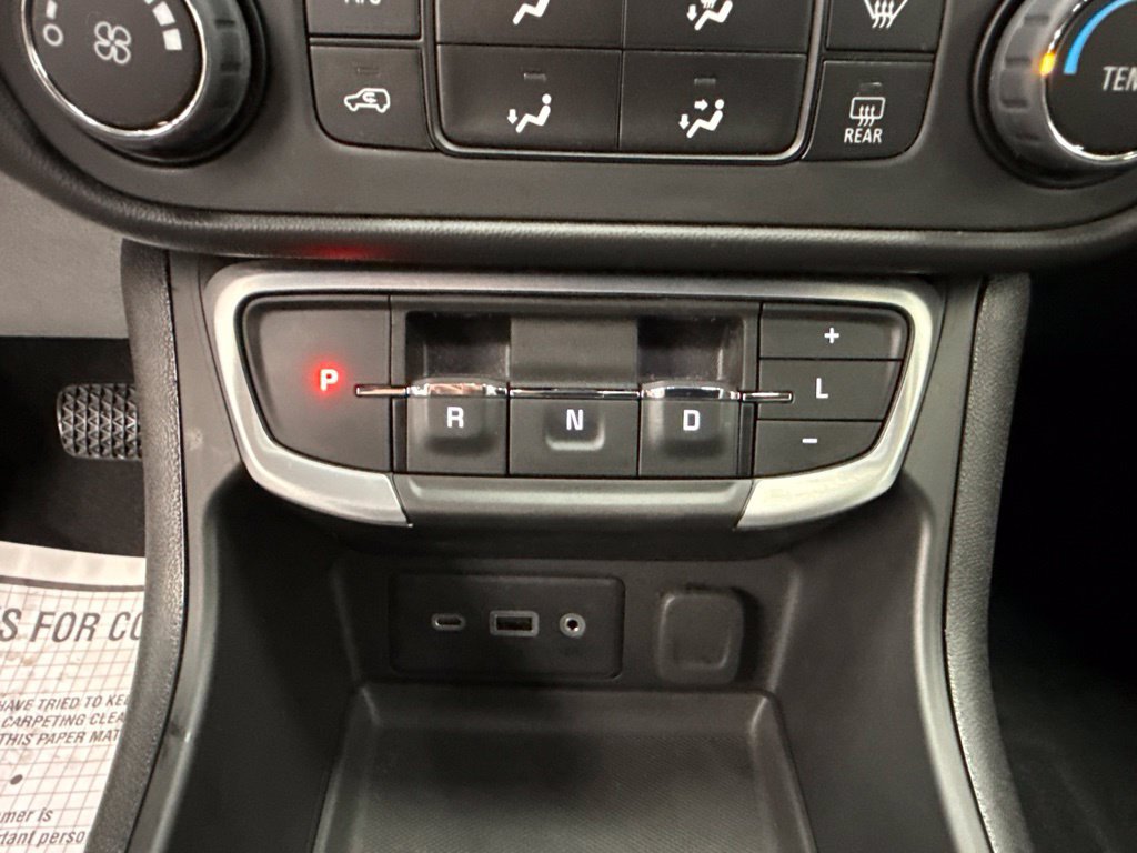 Used 2023 GMC Terrain SLE w/ LPO, Floor Liner Package AWD/4WD image 33