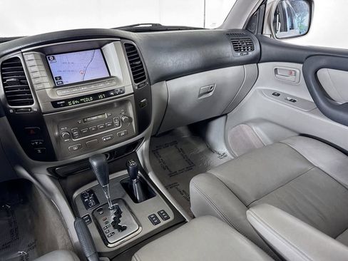 Used 2007 Toyota Land Cruiser image 25