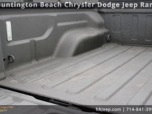 Used 2022 Jeep Gladiator Willys image 10