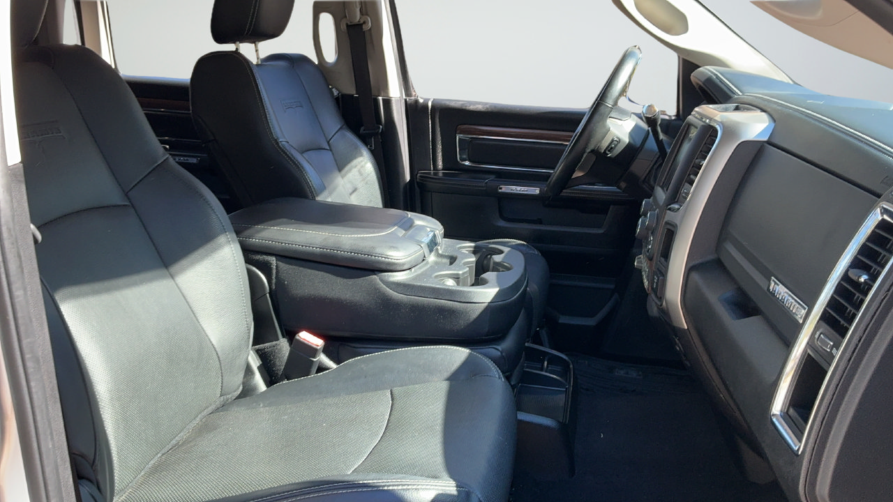 Used 2017 RAM 3500 Laramie w/ Convenience Group AWD/4WD image 19