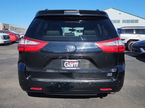 Used 2016 Toyota Sienna XLE image 23