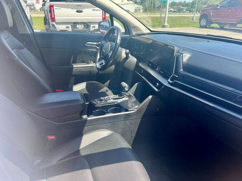 Used 2024 Kia Sportage EX AWD/4WD image 17