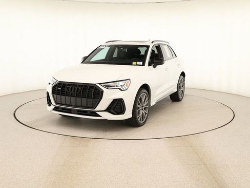 Certified 2025 Audi Q3 2.0T Premium Plus w/ Premium Plus Package AWD/4WD image 12