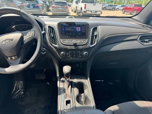 Used 2022 Chevrolet Equinox RS w/ Infotainment Package AWD/4WD image 2