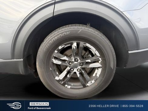 Used 2023 Ford Explorer XLT RWD image 28