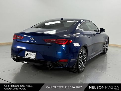 Used 2017 INFINITI Q60 3.0t w/ Cargo Package RWD image 6