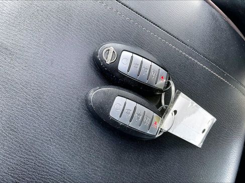 Used 2021 Nissan Armada Platinum image 14