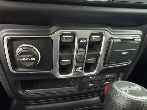 Used 2019 Jeep Wrangler Unlimited Sport S image 21