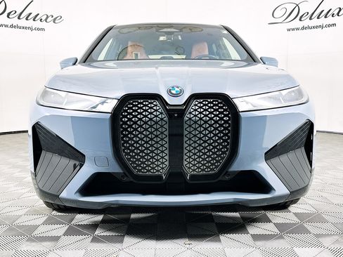 Used 2022 BMW iX xDrive50 w/ Premium Package image 2