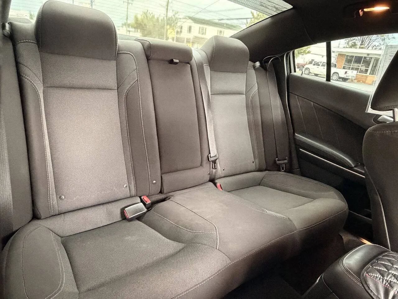 Used 2019 Dodge Charger SXT RWD image 23