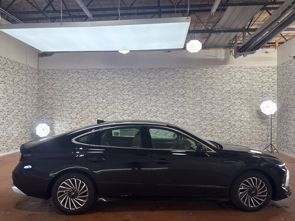 New 2026 Hyundai Sonata Limited FWD image 8