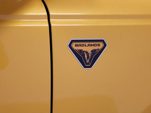 Used 2021 Ford Bronco Badlands image 13