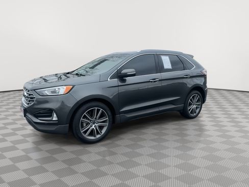 Used 2020 Ford Edge Titanium image 4