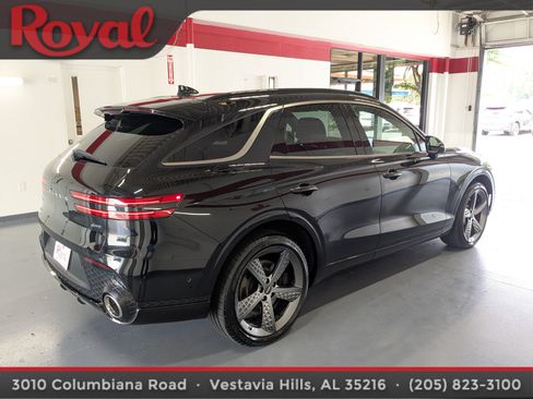 Used 2023 Genesis GV70 2.5T w/ Sport Prestige Package AWD/4WD image 4