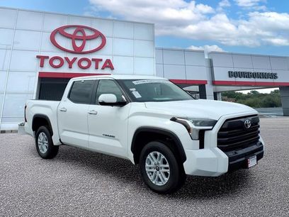 New 2026 Toyota Tundra SR5 w/ SR5 Premium Package