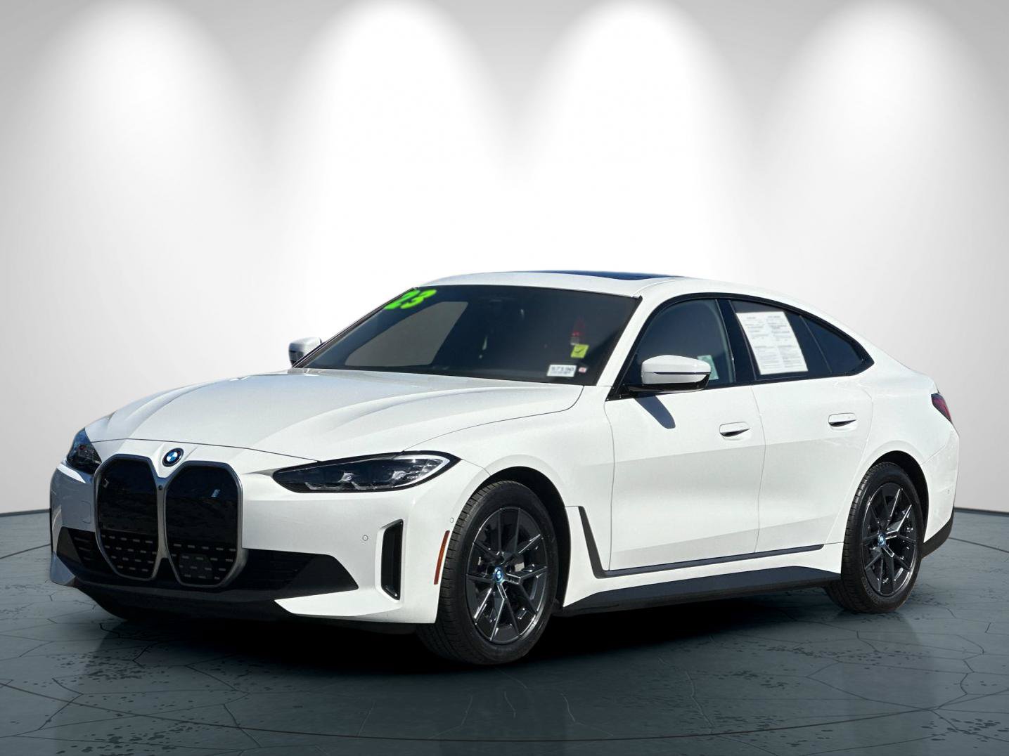 Used 2023 BMW i4 eDrive35 RWD image 8