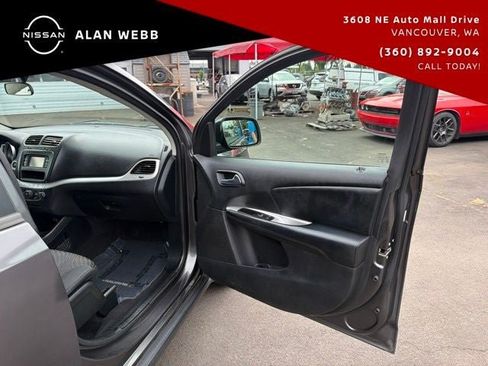 Used 2015 Dodge Journey SXT w/ Flexible Seating Group FWD image 17