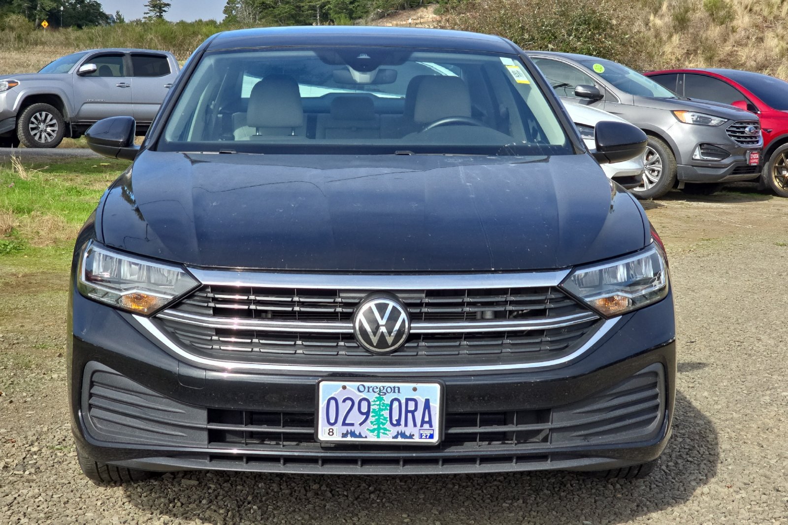 Used 2024 Volkswagen Jetta SE FWD image 3