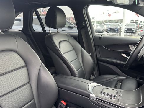 Used 2022 Mercedes-Benz GLC 300 4MATIC image 33