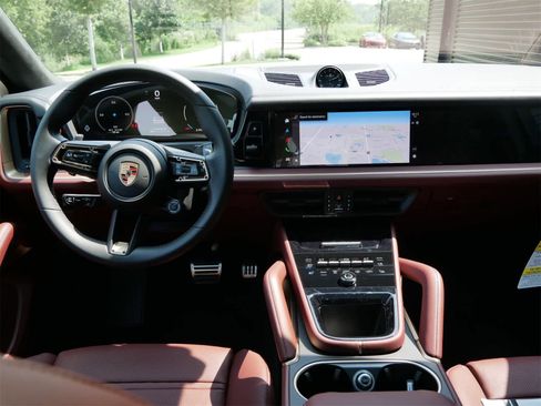 New 2025 Porsche Cayenne S image 6