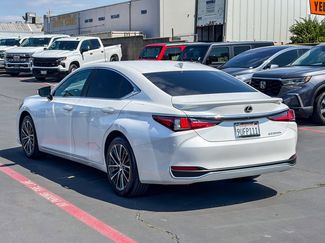 Used 2025 Lexus ES 300h w/ Premium Package FWD video 2