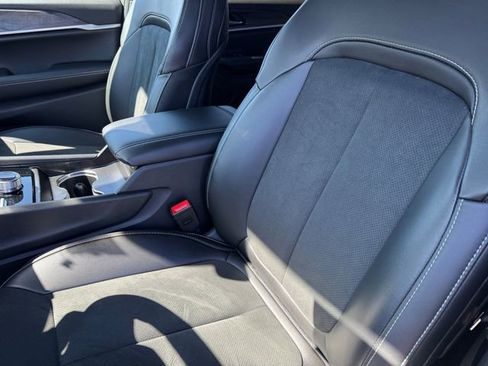 New 2026 Jeep Grand Cherokee Altitude AWD/4WD image 14