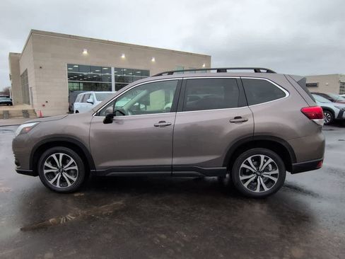 Used 2022 Subaru Forester Limited image 3