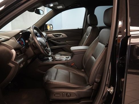 Used 2023 Chevrolet Traverse LT AWD/4WD image 5