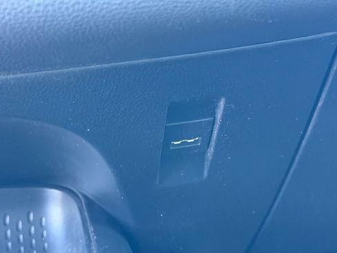 Used 2022 Toyota Corolla LE w/ Carpet Mat Package (TMS) FWD image 19
