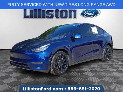 Used 2021 Tesla Model Y Long Range AWD/4WD image 1