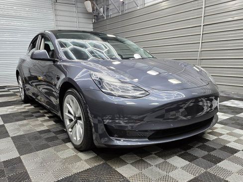 Used 2022 Tesla Model 3 Long Range AWD/4WD image 3