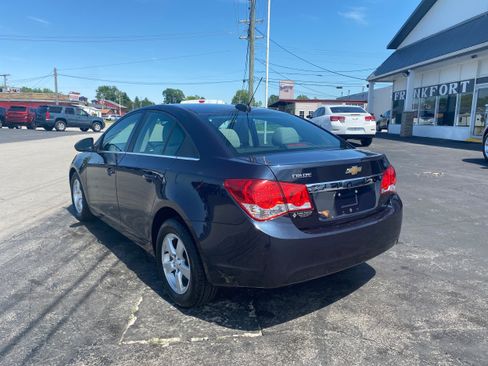 Used 2016 Chevrolet Cruze LT w/ Technology Package FWD image 7