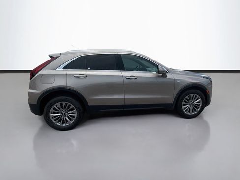 Used 2025 Cadillac XT4 Premium Luxury FWD image 4