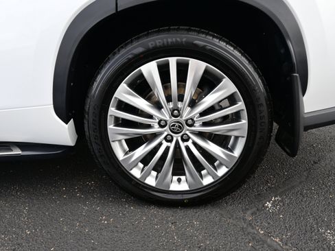 Used 2023 Toyota Highlander Platinum AWD/4WD image 10