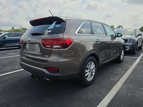 Used 2019 Kia Sorento FWD image 17
