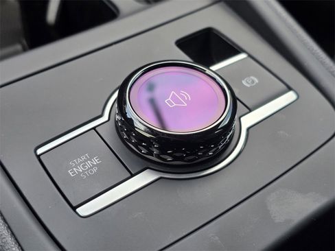 New 2026 Volkswagen Tiguan SE R-Line image 17