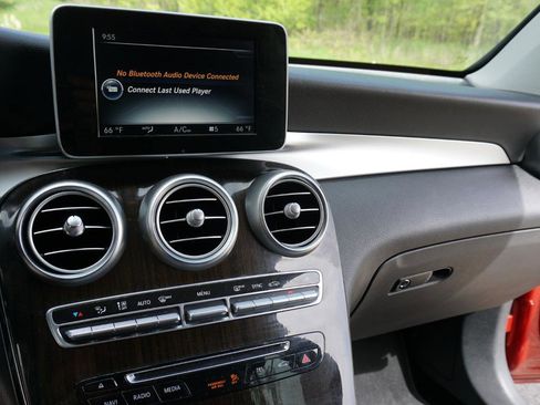 Used 2017 Mercedes-Benz GLC 300 4MATIC image 16