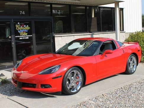 Used 2008 Chevrolet Corvette Coupe w/ Preferred Equipment Group image 2
