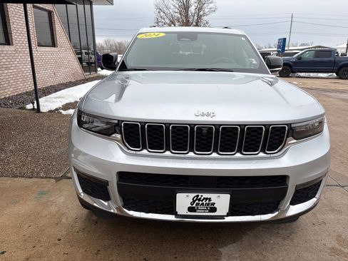 Used 2024 Jeep Grand Cherokee L Limited w/ Luxury Tech Group II image 9