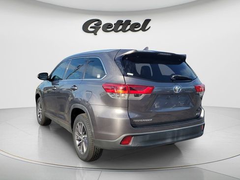 Used 2019 Toyota Highlander XLE FWD image 6