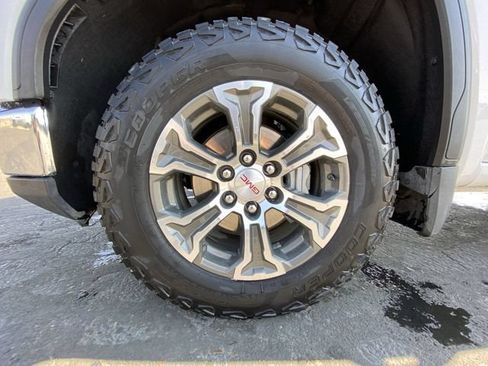 Certified 2025 GMC Sierra 1500 SLT AWD/4WD image 10