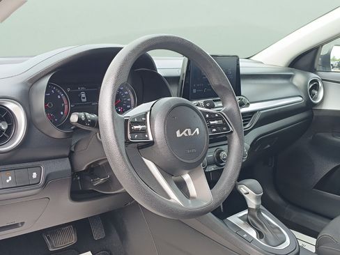 Used 2023 Kia Forte LXS w/ LXS Technology Package FWD image 14