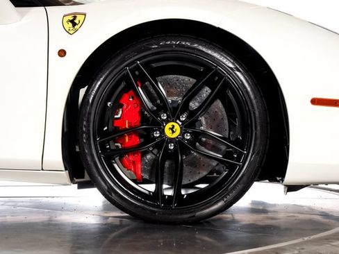 Used 2018 Ferrari 488 Spider RWD image 21