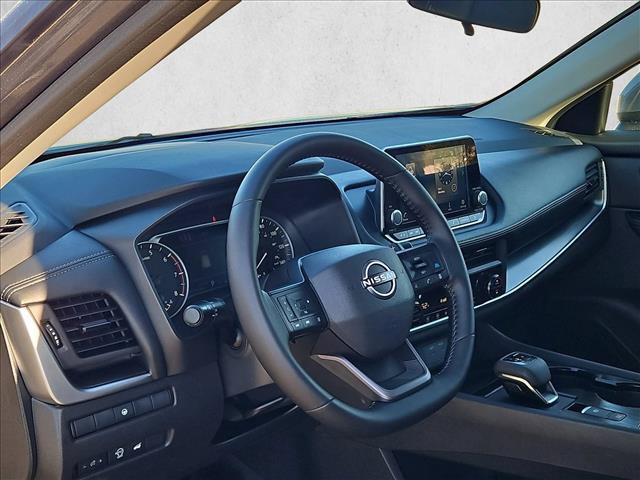 Used 2026 Nissan Rogue SV FWD image 10